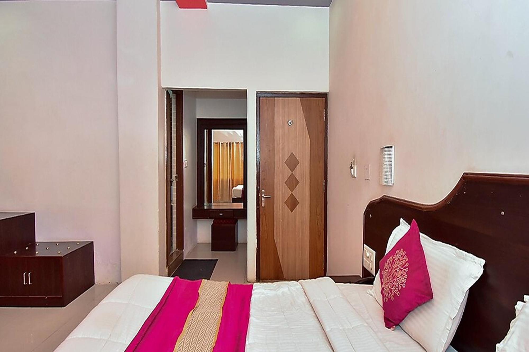 Hotel Deep Palace Near Bus Stand Udaipole Удайпур Экстерьер фото